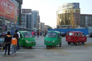 Autorickshaws in Shenyang. Photo by Kounosu
